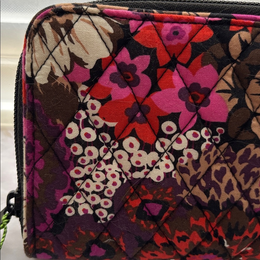 🟪Brand New Vera Bradley Accordion Wallet, Rosewood Pattern, Multicolored - Picture 4 of 7